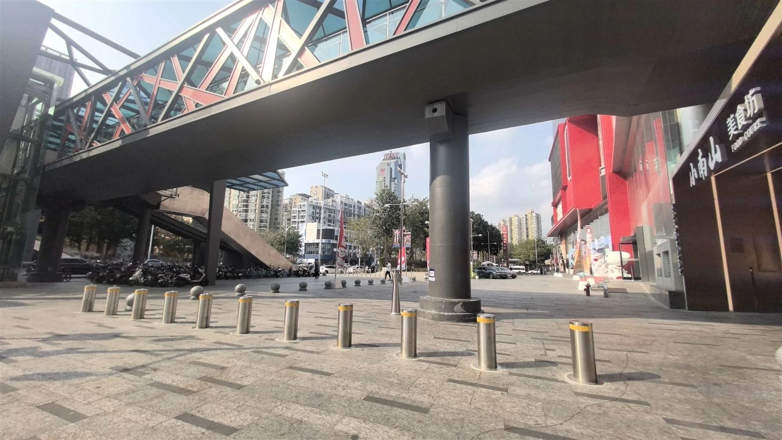 bollards1 bollards1